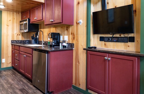 West Glacier Cabin | Rocky Mountain Maple Studio Cabin