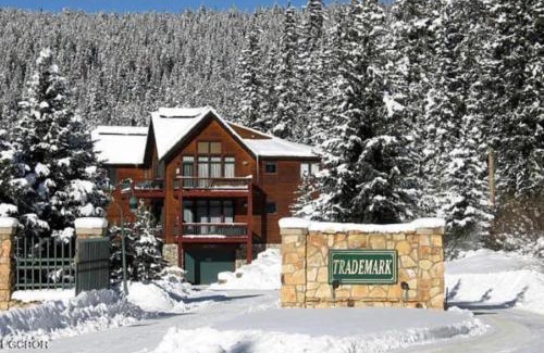Old Town House | Rocky Mountain Retreat Steps to Slopes with Hot Tub and Spectacular Views
