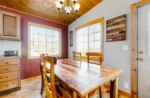 Carriage Hills House | Rocky Mountain Sunshine Cabin