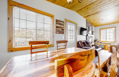 Carriage Hills House | Rocky Mountain Sunshine Cabin