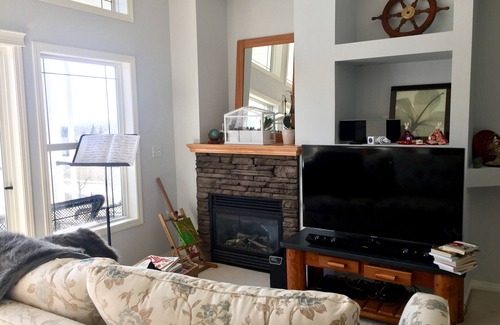 Tuscany House | Rocky Mountain Views Cozy Townhome