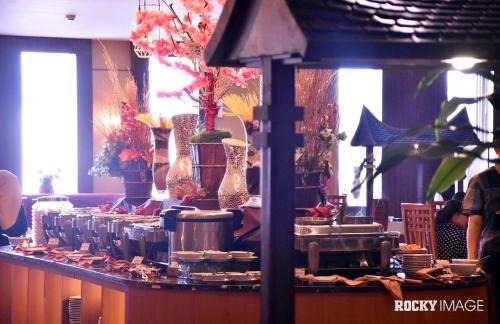 Padang Hotel | Rocky Plaza Hotel Padang