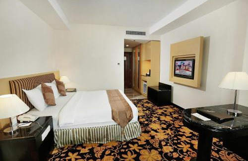 Padang Hotel | Rocky Plaza Hotel Padang