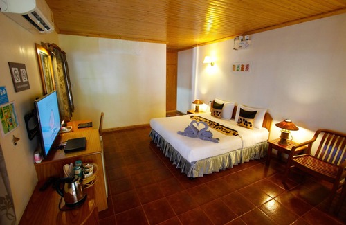 Thap Sakae Resort | Rocky Point Resort