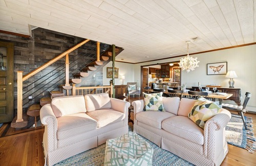 Kabletown Cabin | Rocky Ridge - Cabin w/Hot Tub & Heavenly Views!