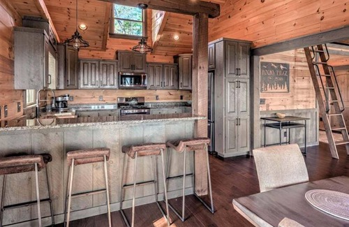 Raccoon Ridge Cabin | Rocky Ridge Escape - Panoramic Mountain Views | Hot Tub | Outdoor Fireplace
