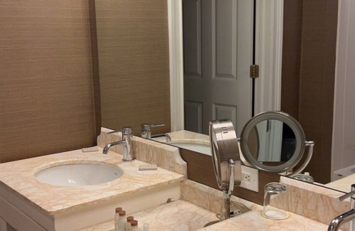 New Milford Hotel | Rocky River Inn