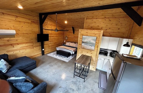 Vian Cabin | Rocky Road cabins at Lake Tenkiller.