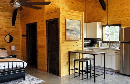 Vian Cabin | Rocky Road cabins at Lake Tenkiller.
