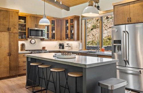 Creede House | Rocky's