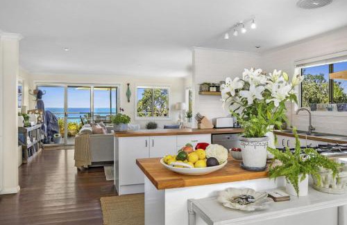 Manyana House | Rockys Beach House
