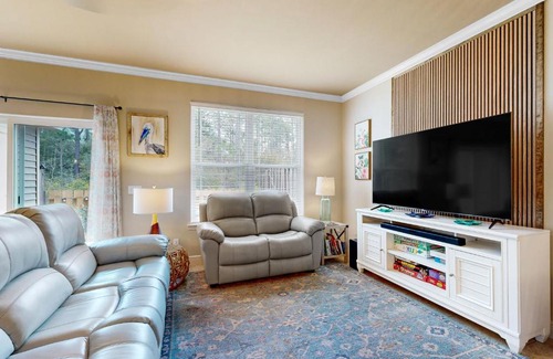 Navarre House | Rod & Real