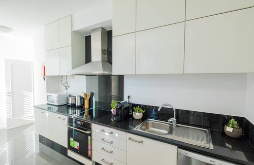 Sao Martinho Apartment | RodaMar PentHouse Apartment, located by the sea (50meter far)
