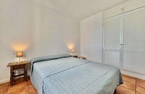 Almadraba-Canyelles Apartment | Rodas 3