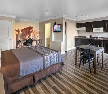 Clovis Hotel | Rodeo Lodge