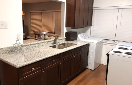 MacGregor Apartment | RODEO/MEDICAL CENTER/MUSEUM/THEATRE/CENTRAL
