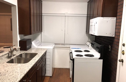 MacGregor Apartment | RODEO/MEDICAL CENTER/MUSEUM/THEATRE/CENTRAL