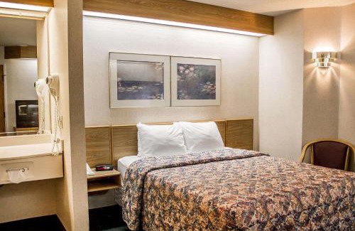 Colby Hotel | Rodeway Inn Abbotsford