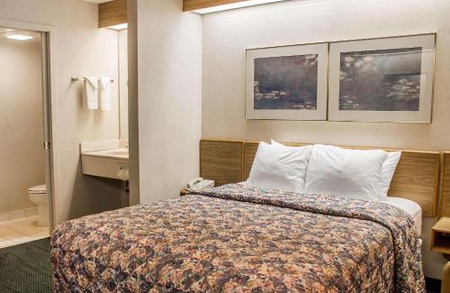 Colby Hotel | Rodeway Inn Abbotsford