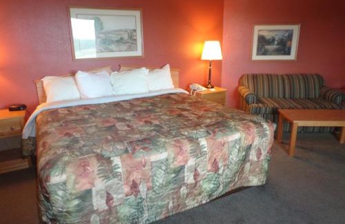Hesston Hotel | Rodeway Inn and Suites