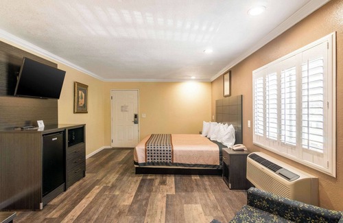 Artesia Hotel | Rodeway Inn Artesia Cerritos