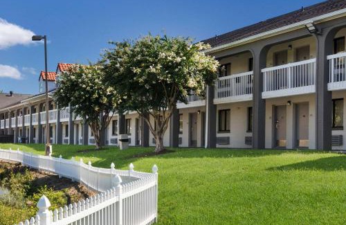 Hopewell Hotel | Rodeway Inn At Fort Lee