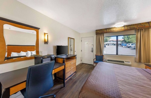 Carson City Hotel | Rodeway Inn at Nevada State Capitol