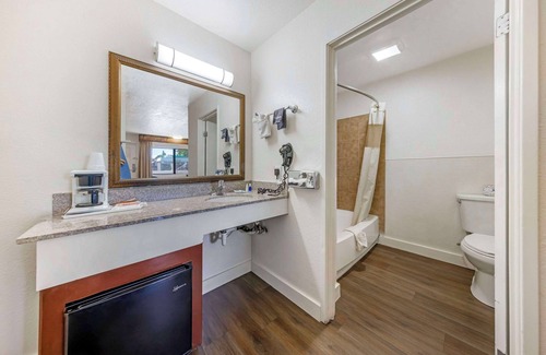 Carson City Hotel | Rodeway Inn at Nevada State Capitol