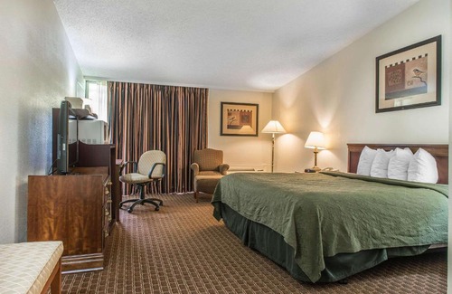 Brookville Hotel | Rodeway Inn Brookville