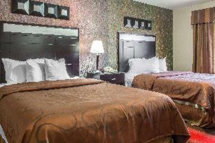Little Ferry Hotel | Rodeway Inn Capri