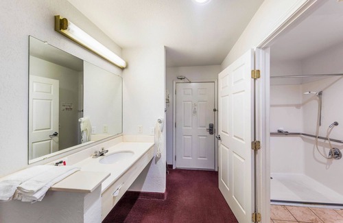 Decatur Hotel | Rodeway Inn Decatur