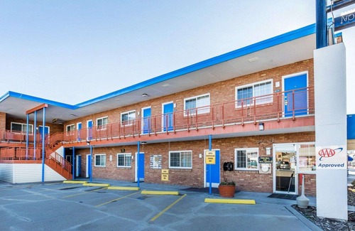 Elko Hotel | Rodeway Inn Elko Downtown Area