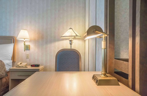 Fallsview Hotel | Rodeway Inn Fallsview