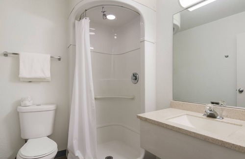 Evans Hotel | Rodeway Inn Greeley