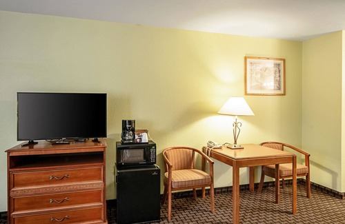 Gunnison Hotel | Rodeway Inn Gunnison - Crested Butte