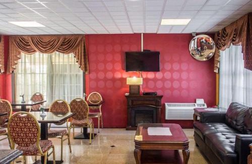 Huntington Station Hotel | Rodeway Inn Huntington Station - Melville