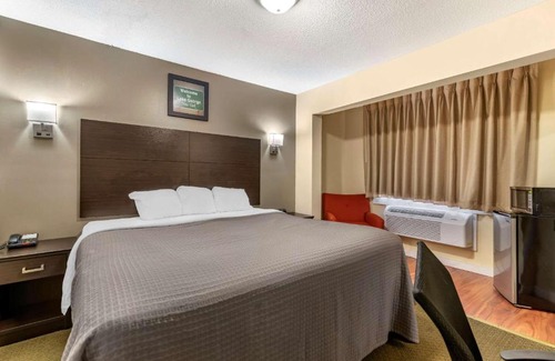 Lake George Hotel | Rodeway Inn Lake George Outlets