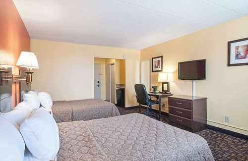 Secaucus Hotel | Rodeway Inn Meadowlands
