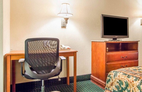 Mount Laurel Hotel | Rodeway Inn Mount Laurel Hwy 73