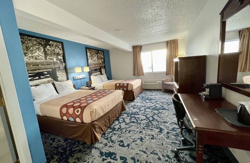 Lamoni Hotel | Rodeway Inn near I-35 Lamoni