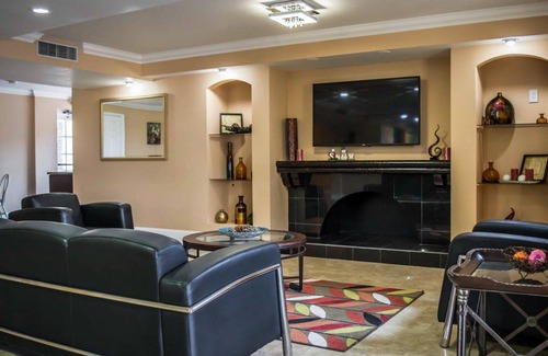 Tampa Hotel | Rodeway Inn Near Ybor City - Casino