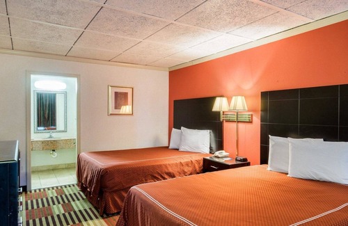 Yorkshire Hotel | Rodeway Inn Newark - University Area