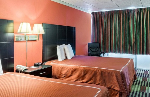 Yorkshire Hotel | Rodeway Inn Newark - University Area