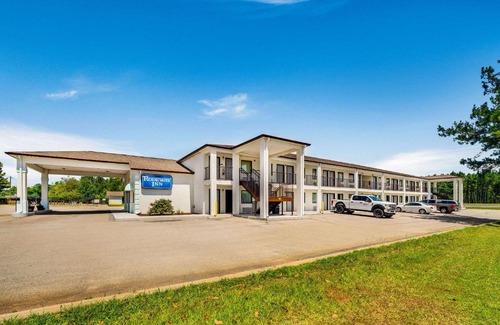 Sandersville Hotel | Rodeway Inn Sandersville