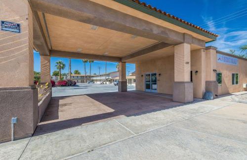 Blythe Hotel | Rodeway Inn & Suites Blythe I-10