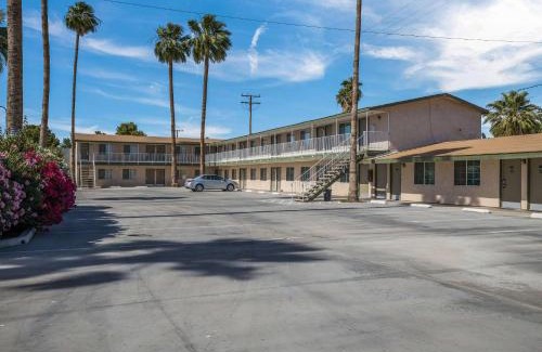 Blythe Hotel | Rodeway Inn & Suites Blythe I-10