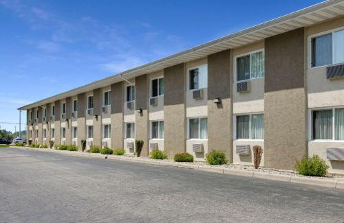 East Paris Hotel | Rodeway Inn & Suites Grand Rapids Southeast