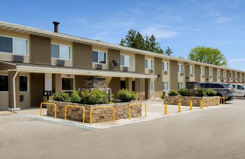 East Paris Hotel | Rodeway Inn & Suites Grand Rapids Southeast