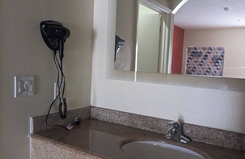 FM 1960 Hotel | Rodeway Inn & Suites Humble, TX