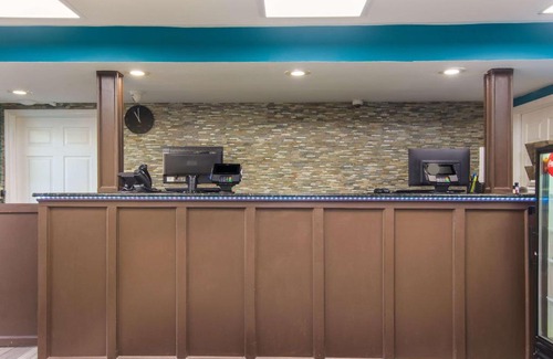 Monroeville Hotel | Rodeway Inn & Suites Monroeville-Pittsburgh